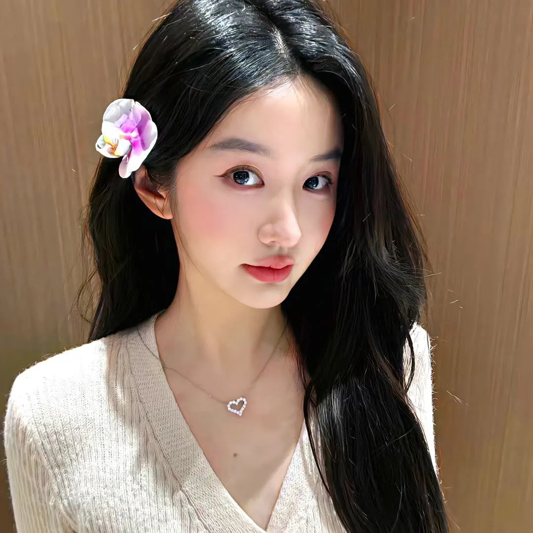 沙滩上的夏娃